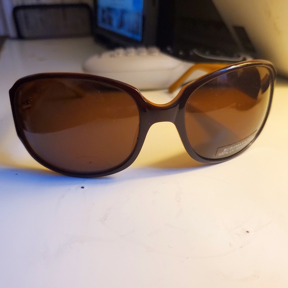 VINTAGE BCBGMAXAZRIA SUNGLASSES main image 7